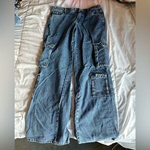 Low Rise Baggy Cargo Jeans